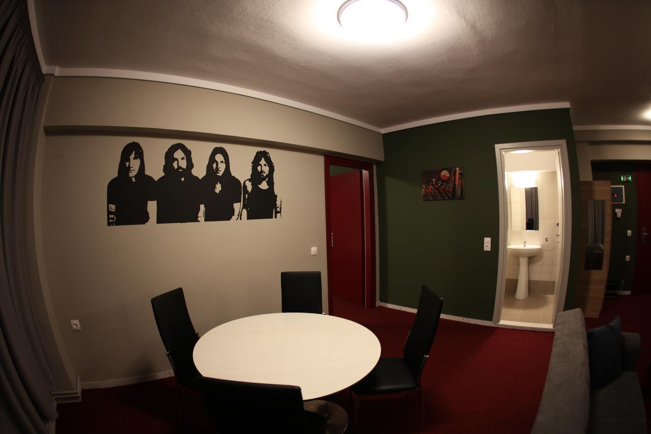 Stay Hybrid Hostel Салоники Экстерьер фото