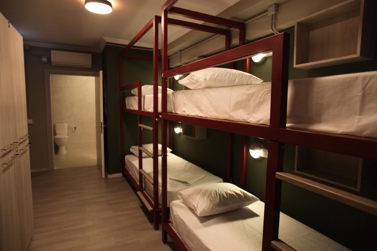 Stay Hybrid Hostel Салоники Экстерьер фото