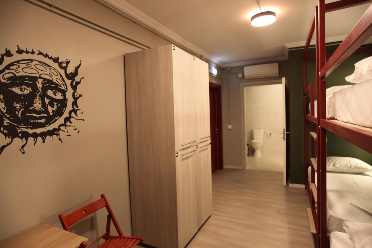 Stay Hybrid Hostel Салоники Экстерьер фото