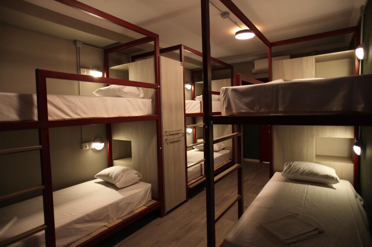 Stay Hybrid Hostel Салоники Экстерьер фото