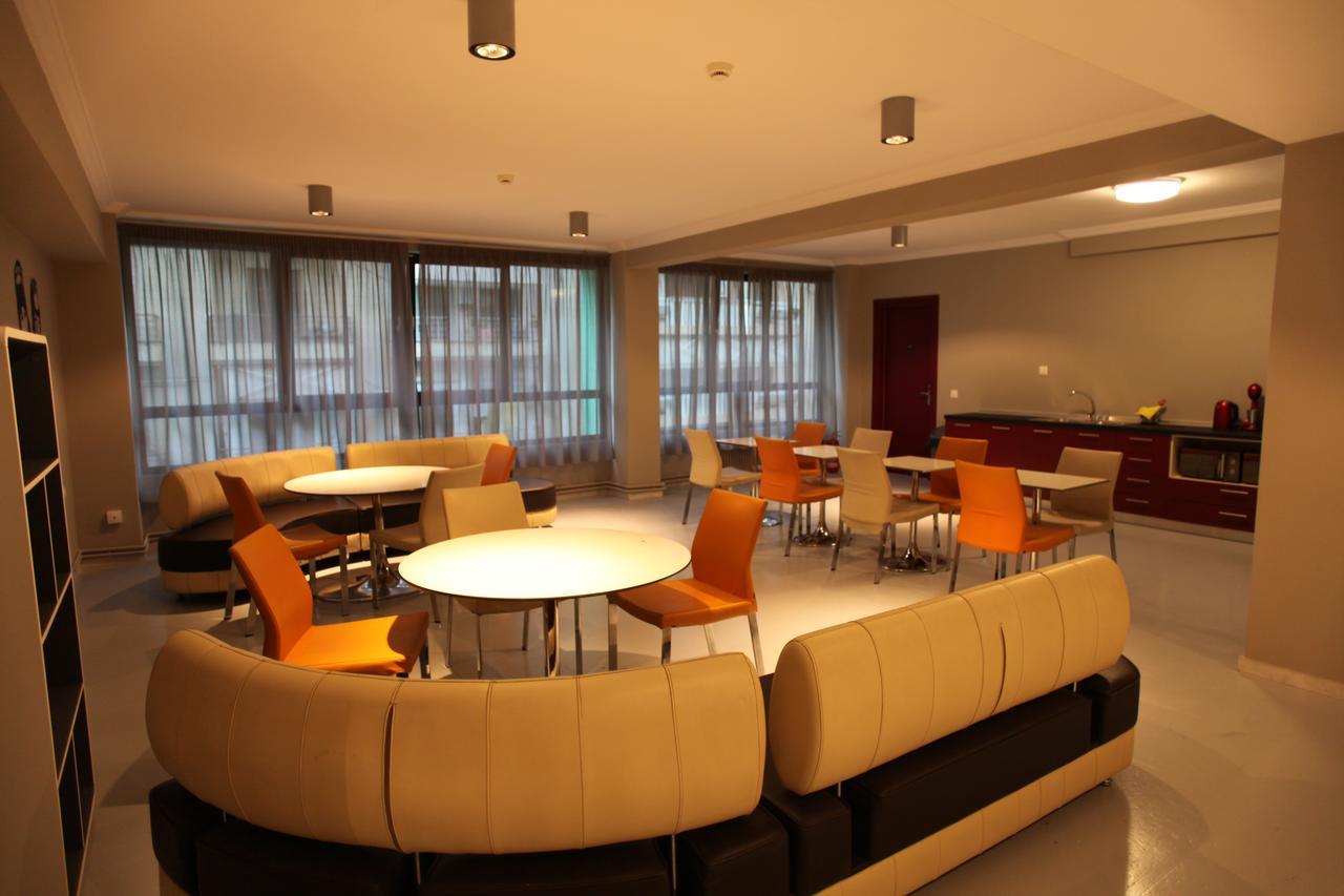 Stay Hybrid Hostel Салоники Экстерьер фото