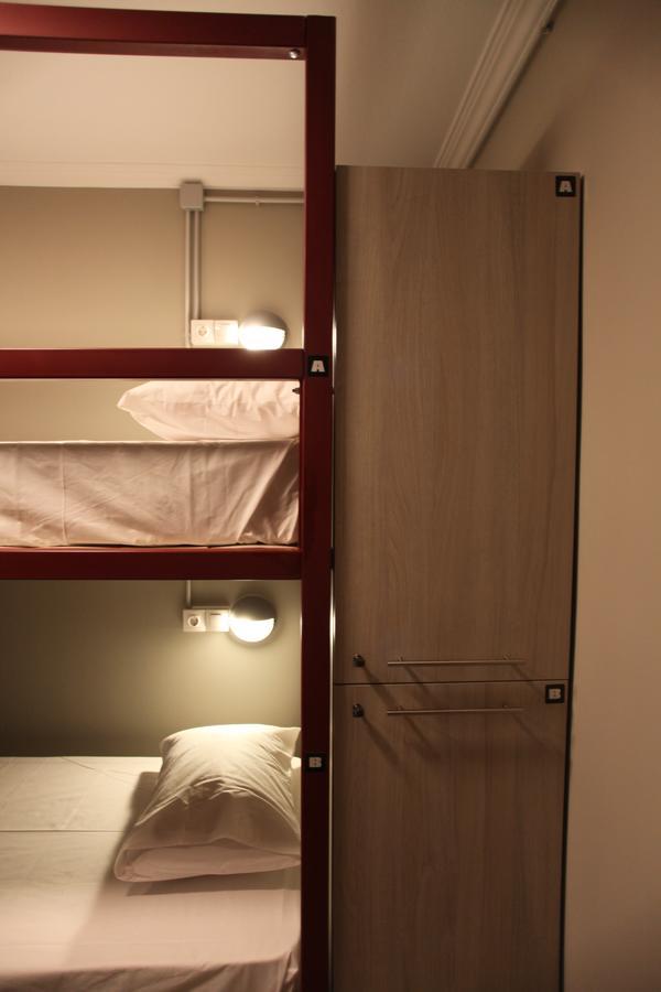 Stay Hybrid Hostel Салоники Экстерьер фото