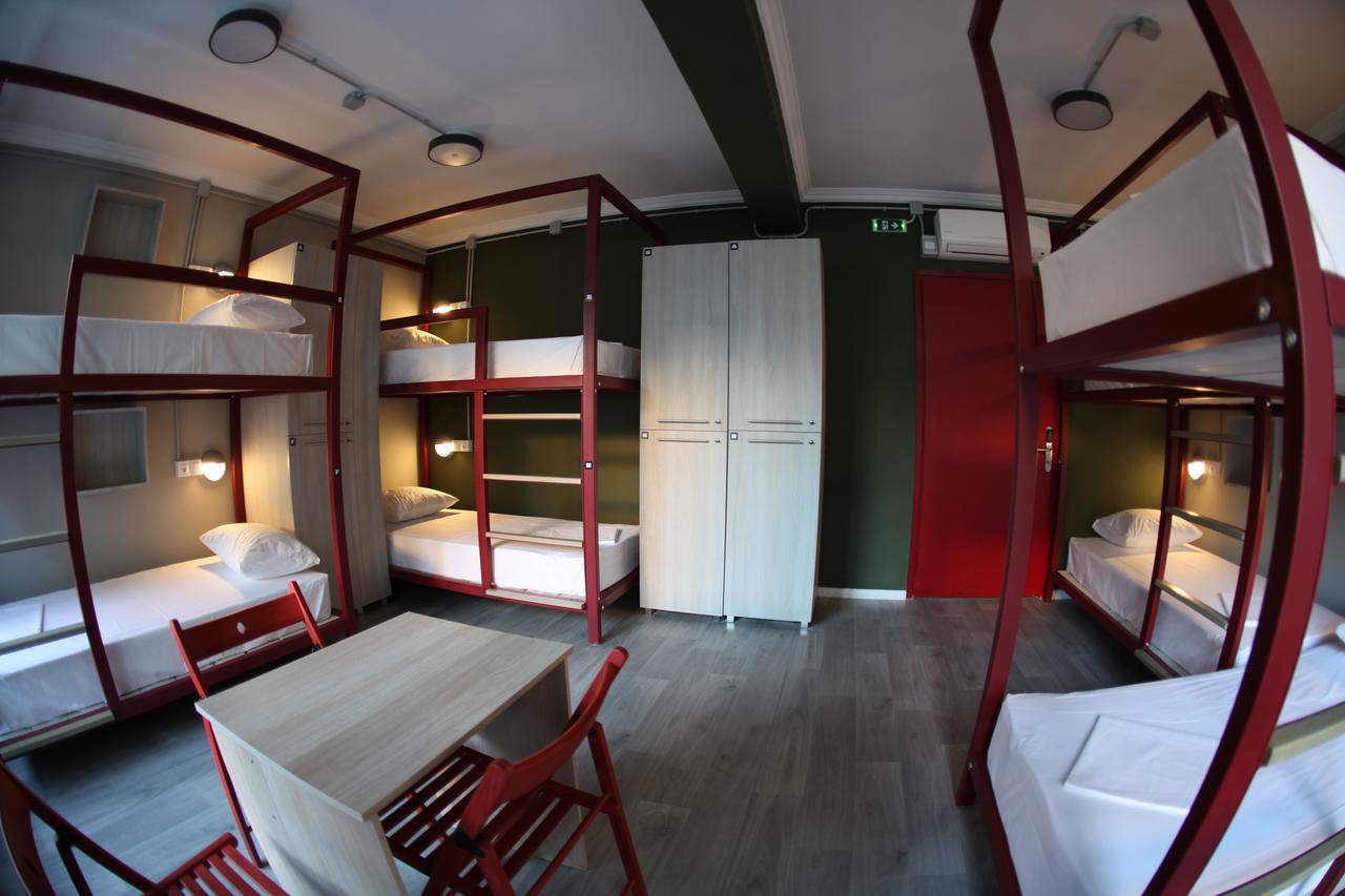 Stay Hybrid Hostel Салоники Экстерьер фото