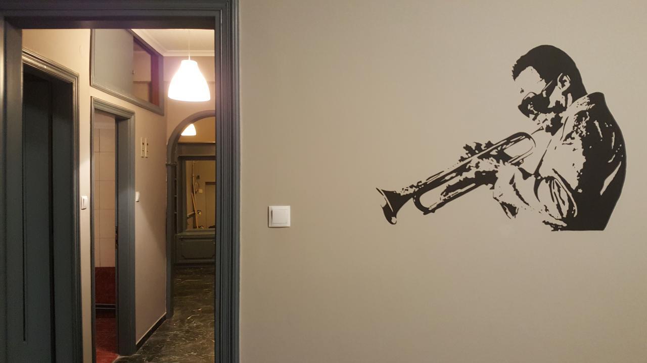 Stay Hybrid Hostel Салоники Экстерьер фото